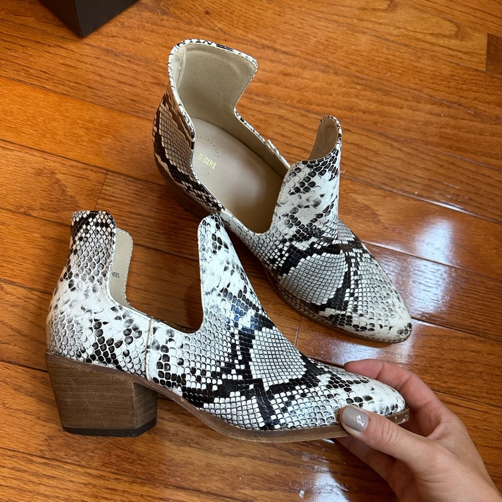 Snakeskin Cutout Booties